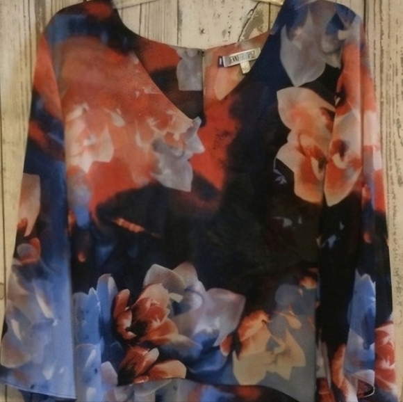 Jennifer Lopez Tops - Jennifer Lopez Multicolor Floral Tiered Flowy Top With Butterfly Sleeves